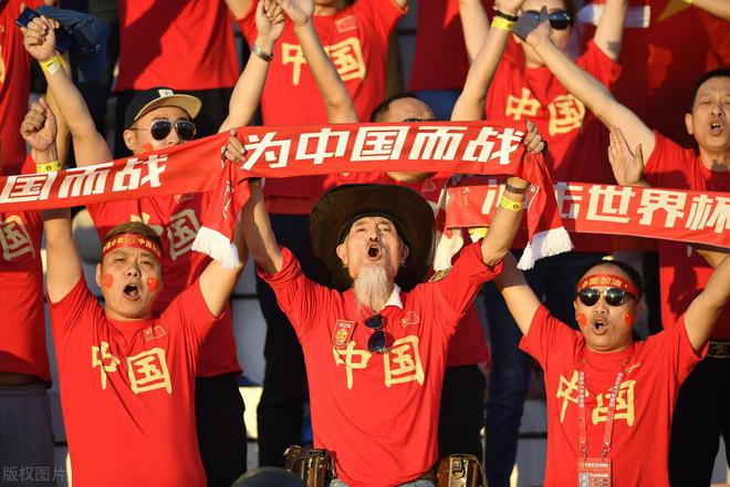 九游体育中国官网-包含观众热情追随，足球盛事场面深远的词条
