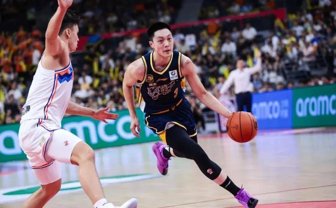 九游体育入口-比赛中关键球员发挥稳定，助球队实现反超