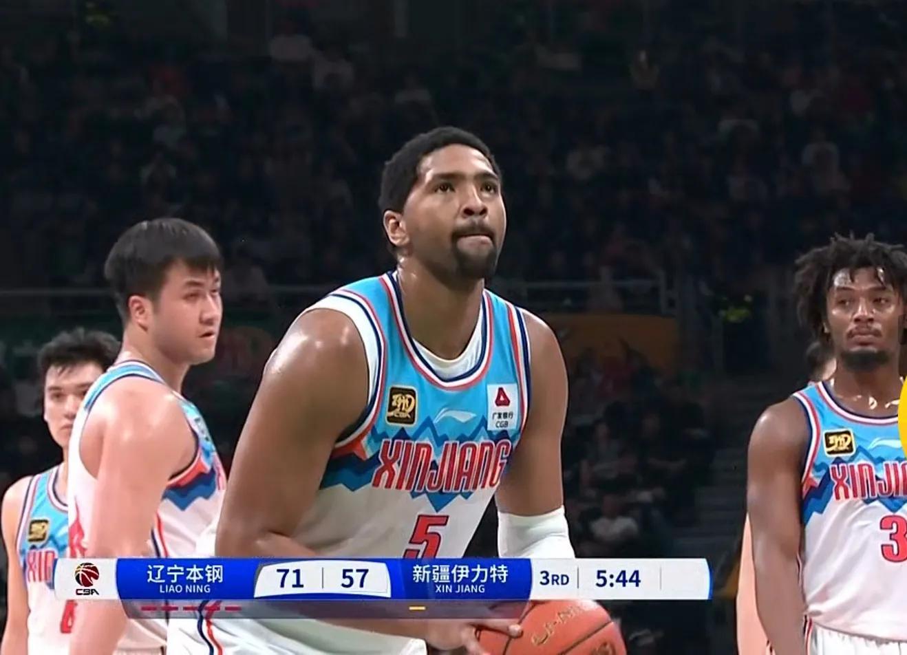 星级球员在最新一场比赛中展示出色表现