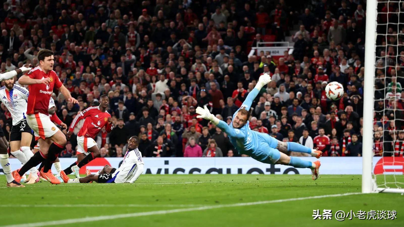 曼联客场逆转胜利，重振士气继续前行的简单介绍