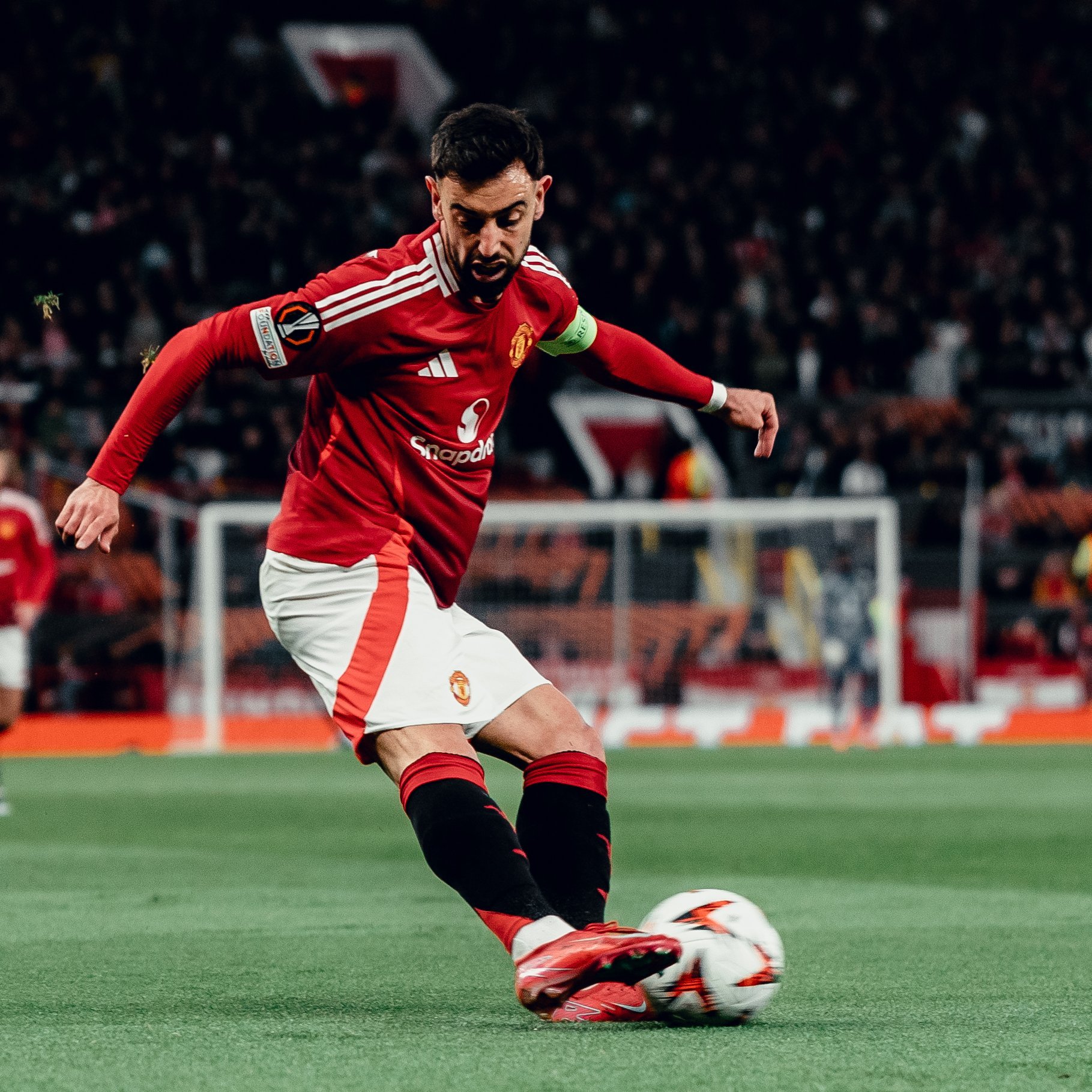 九游体育app-包含里昂球员发挥出色，全队团结连胜对手的词条