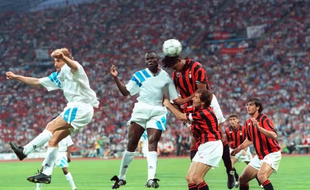 九游体育登录-意甲联赛持续白热化，球队争夺无情