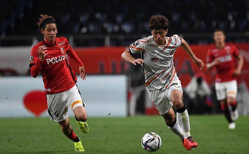 浦和红军主场力克对手，锁定晋级身份的简单介绍