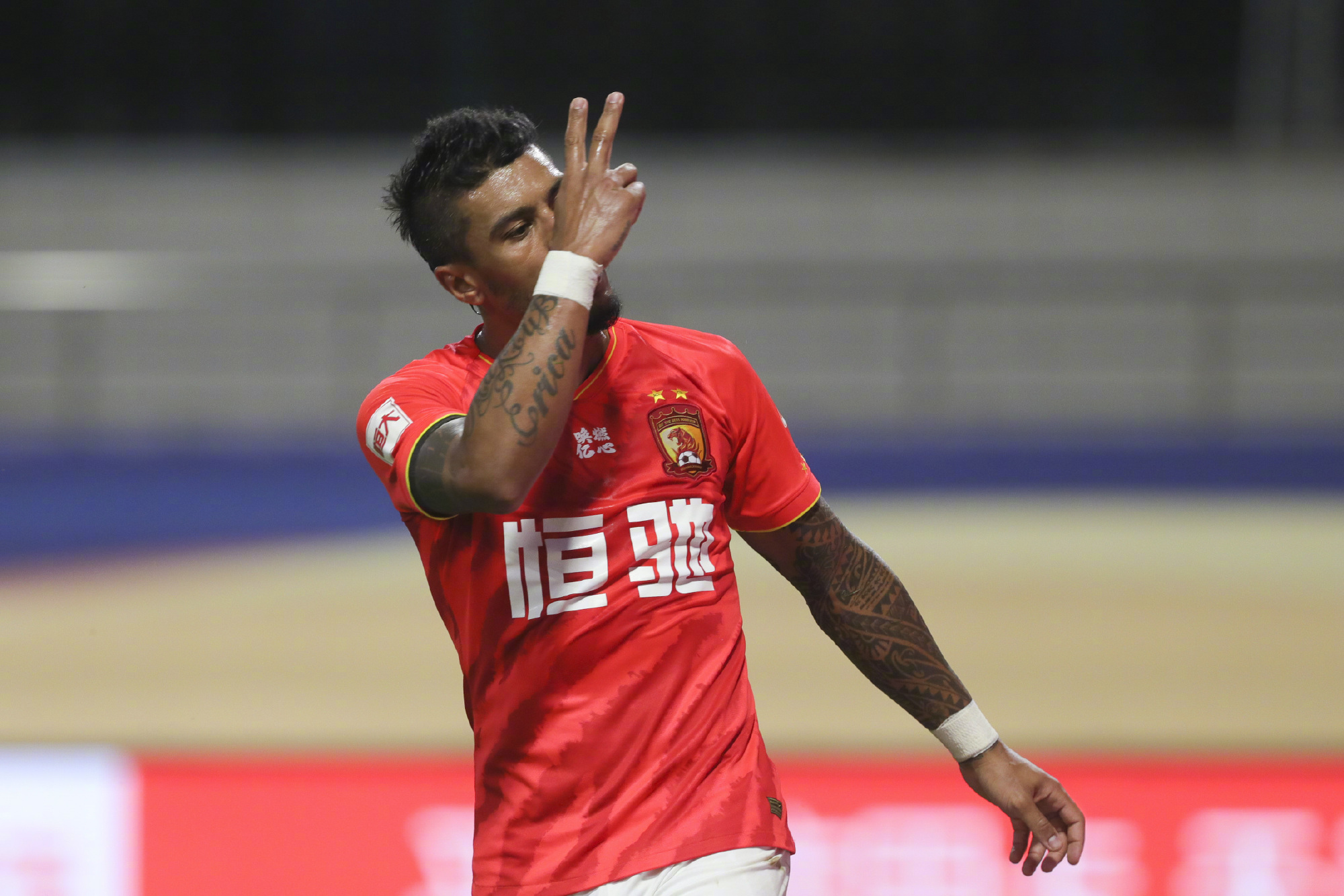 山东鲁能客场逼平深圳佳兆业,关键时刻坚持的简单介绍 山东鲁能客场逼平深圳佳兆业,关键时刻坚持的简单介绍