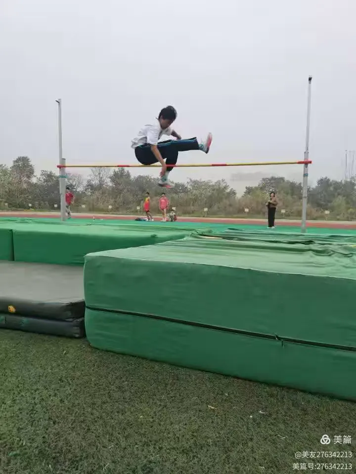 关于挑战自我，选手绽放绚烂光彩的信息